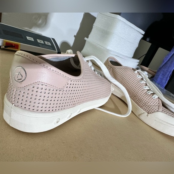 NWOB Rag & Bone Standard Issue Perforated Sneaker Pink 41 - Picture 3 of 5